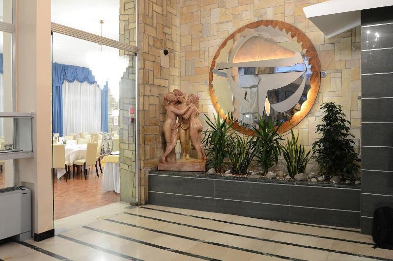 Grand Ambasciatori Hotel 3*