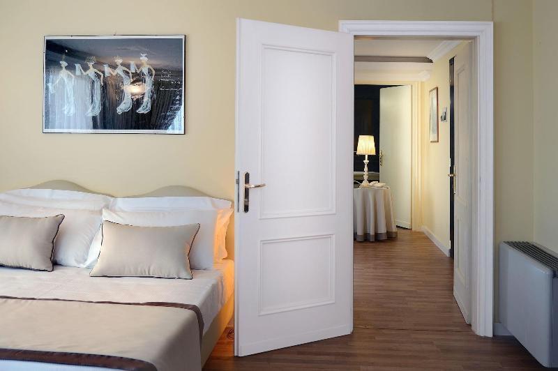 Grand Ambasciatori Hotel 3*