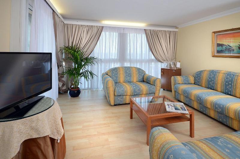Grand Ambasciatori Hotel 3*